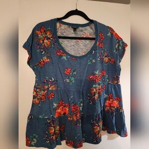 Torrid Multicolor Floral Short Sleeve Top